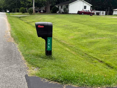 Lawn care service in Cedar Hill, 37032