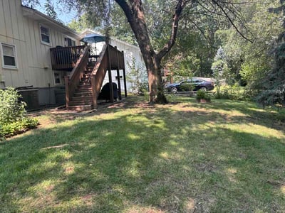 Lawn care service in Kansas City, 64118