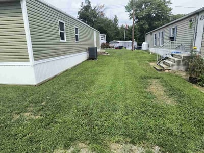 Lawn care service in Dover, 19904