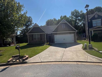 Lawn care service in Douglasville, 30135