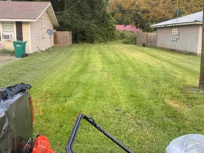 Lawn care service in Denham Springs, 70726