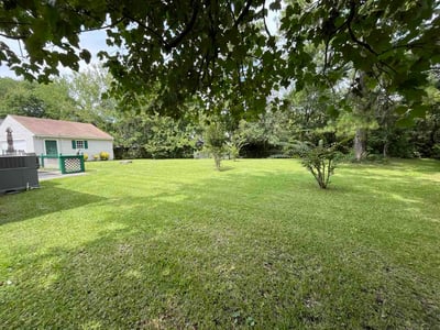Lawn care service in Wilmington, 28409