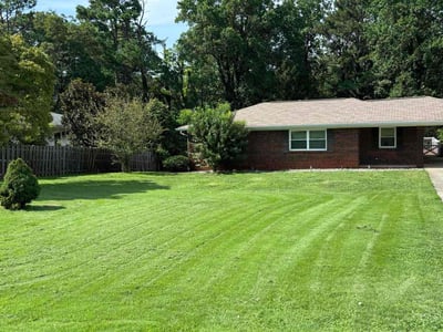 Lawn care service in Smyrna, 30082