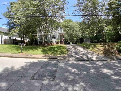Lawn care service in Atlanta, 30318