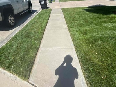 Lawn care service in Omaha, 68136