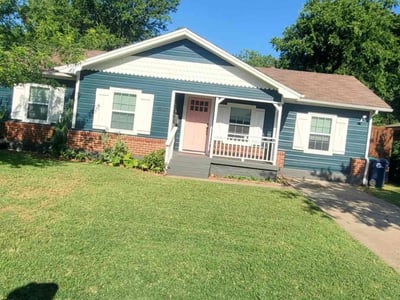 Lawn care service in Denton, 76201
