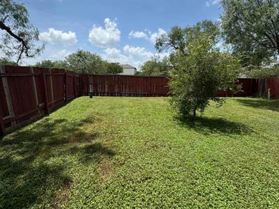 Lawn care service in San Antonio, 78251