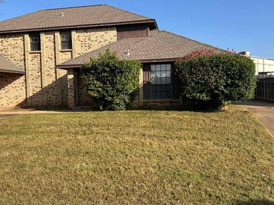 Lawn care service in Fort Worth, 76133