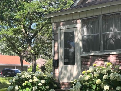 Lawn care service in Minneapolis, 55412