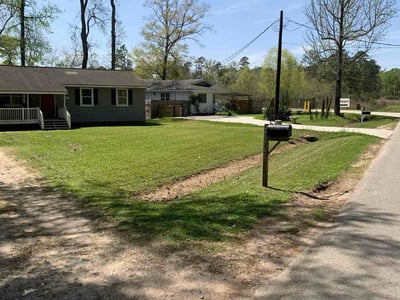 Lawn care service in New Caney, 77357