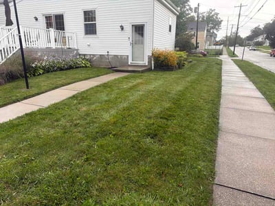 Lawn care service in Cuyahoga Falls, 44221
