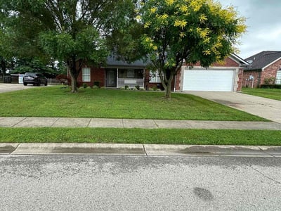 Lawn care service in Jeffersonville, 47130