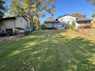 Lawn care service in Kansas City, 64117