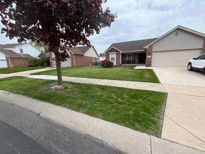 Lawn care service in Brownstown Charter Township, 48174