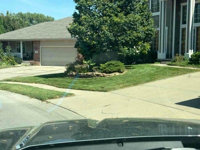 Lawn care service in Omaha, 68136