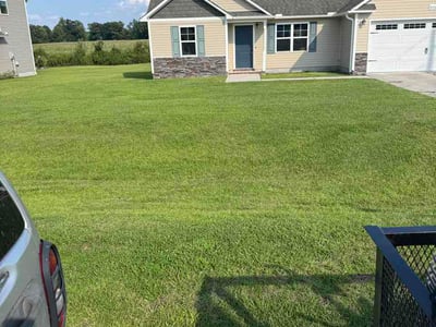 Lawn care service in Jacksonville, 28540