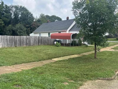 Lawn care service in Lynchburg, 24501