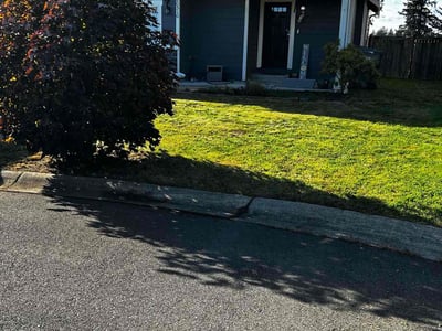 Lawn care service in Spanaway, 98387