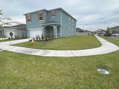 Lawn care service in Lakeland, 33811