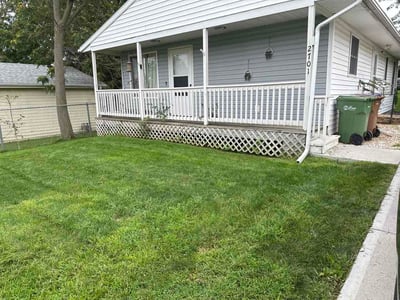 Lawn care service in Bellevue, 68147