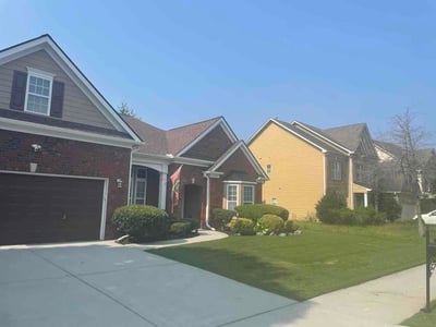 Lawn care service in Union City, 30291
