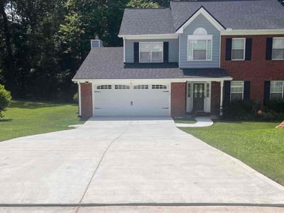 Lawn care service in Stone Mountain, 30088