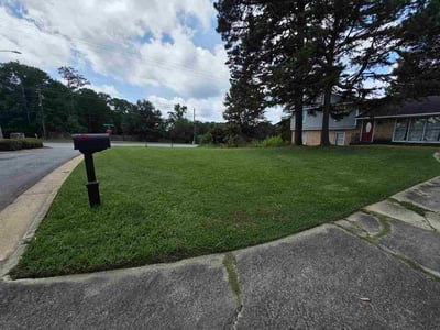 Lawn care service in Columbus, 31904