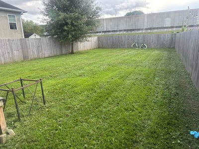 Lawn care service in New Orleans, 70122