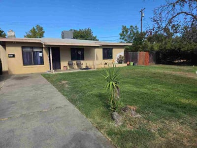 Lawn care service in Sacramento, 95820