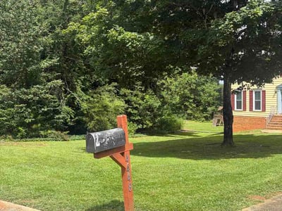 Lawn care service in Douglasville, 30135