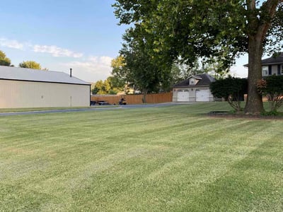 Lawn care service in Farmington, 72730
