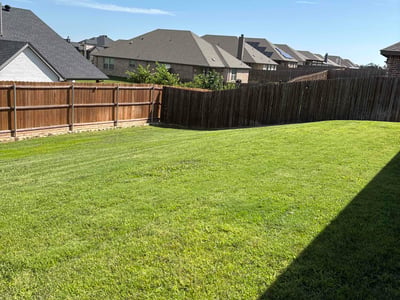 Lawn care service in Weatherford, 76087