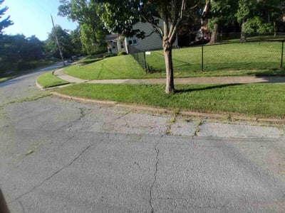 Lawn care service in Des Moines, 50312