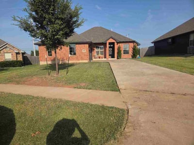 Lawn care service in Norman, 73071