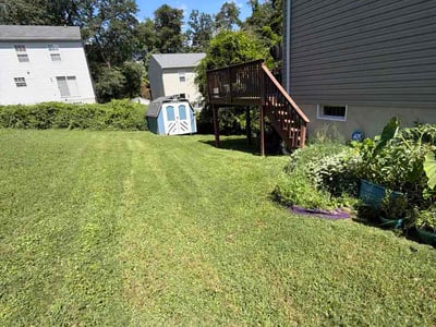 Lawn care service in Pasadena, 21122