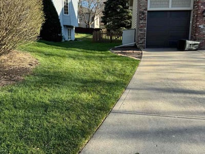 Lawn care service in Omaha, 68164