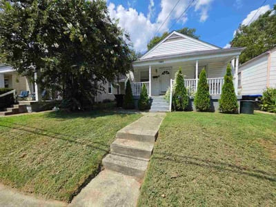 Lawn care service in Louisville, 40217