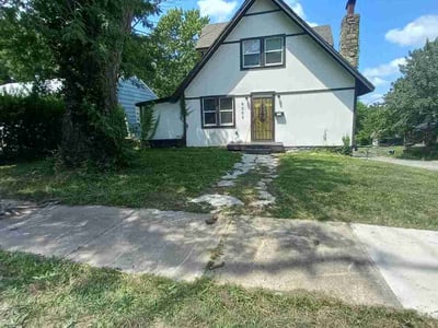 Lawn care service in Kansas City, 64130