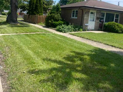 Lawn care service in Lansing, 60438