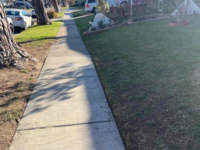 Lawn care service in Lakewood, 90712