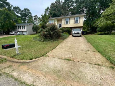 Lawn care service in Raleigh, 27615