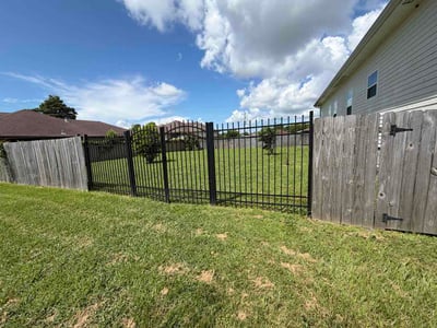 Lawn care service in New Orleans, 70127
