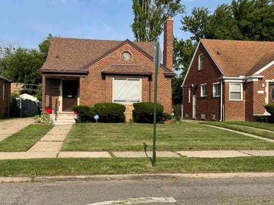Lawn care service in Detroit, 48235