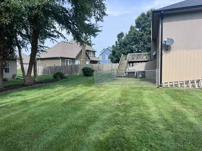 Lawn care service in Kearney, 64060