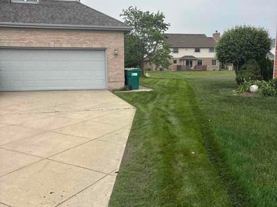 Lawn care service in Munster, 46321