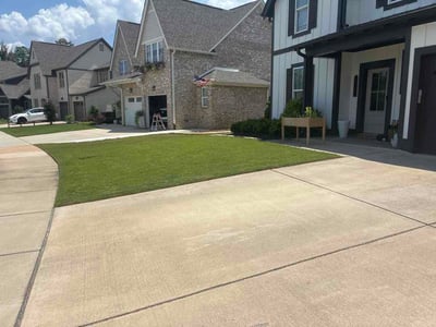 Lawn care service in Helena, 35080