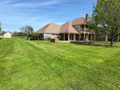Lawn care service in Forney, 75126