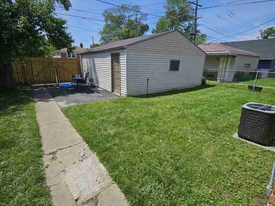 Lawn care service in Harvey, 60426