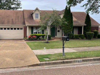 Lawn care service in Collierville, 38017