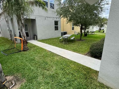 Lawn care service in Oakland, 34787